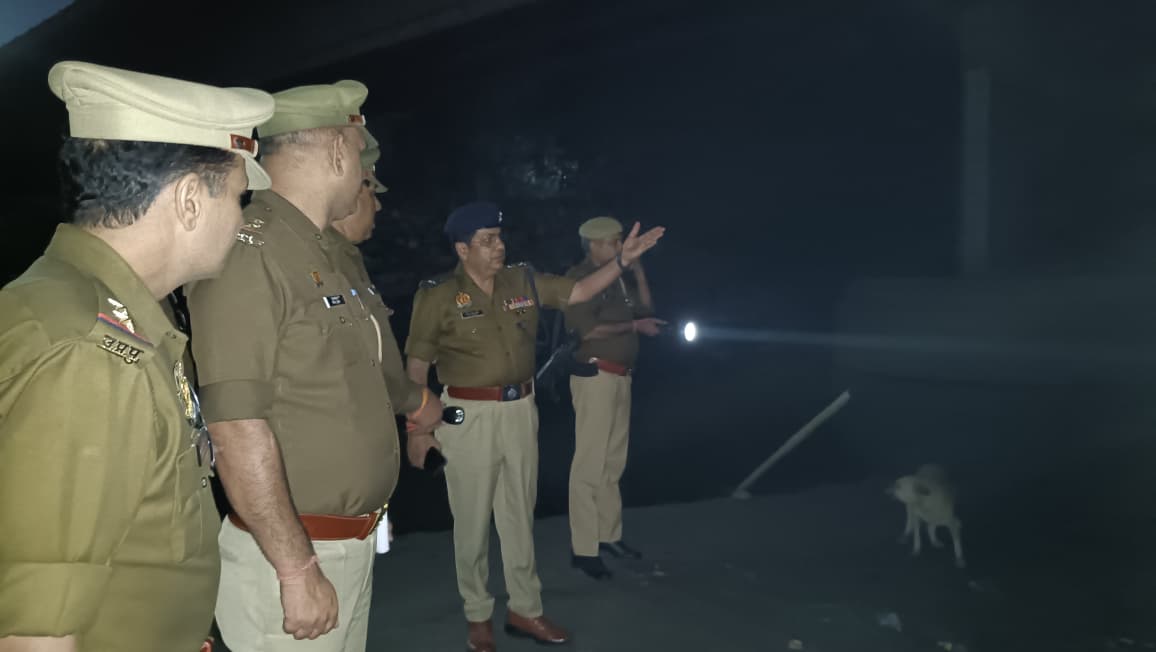 कार्तिक पूर्णिमा स्नान पर्व पर पुलिस अधीक्षक शामली ने पैदल किया गश्त