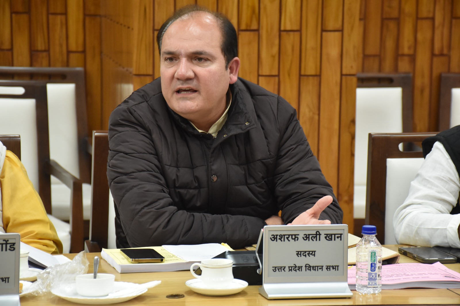 थानाभवन विधायक अशरफ अली खां ने लखनऊ में उठाई शामली की बिजली समस्या