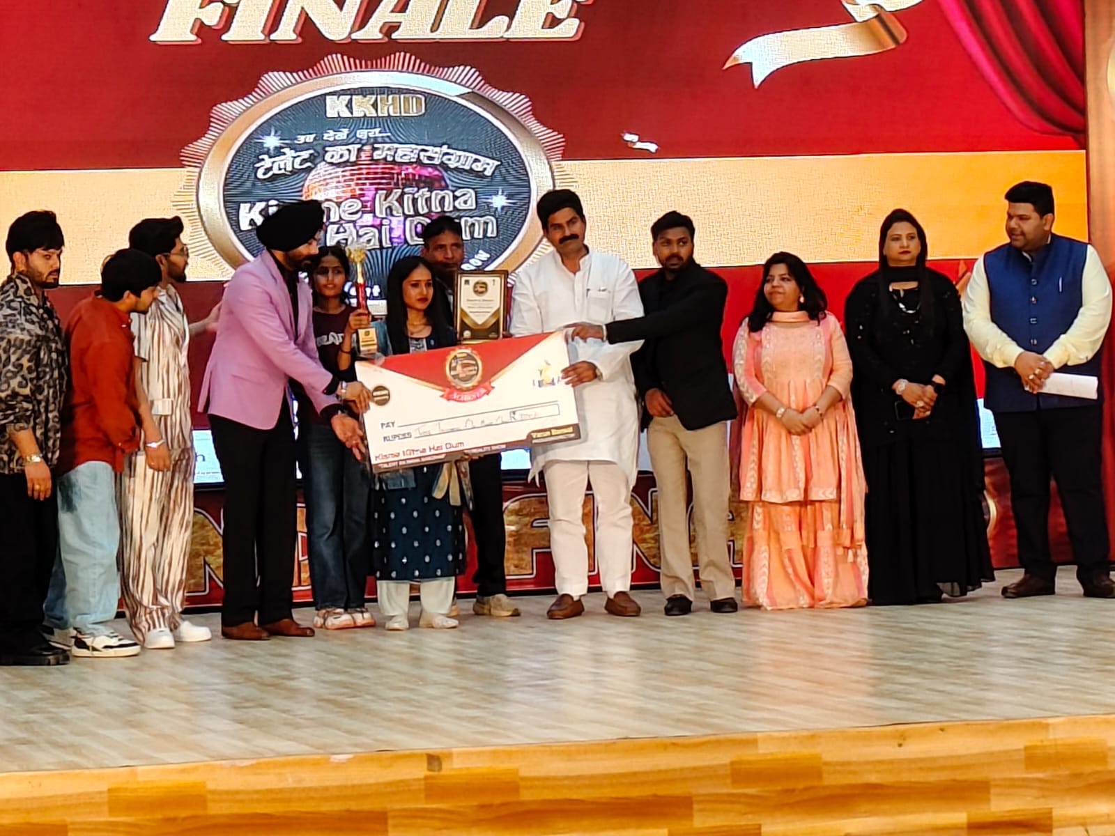 केकेएचडी टीवी शो में ऊन की प्रिया बनीं विजेता, क्षेत्र में खुशी की लहर